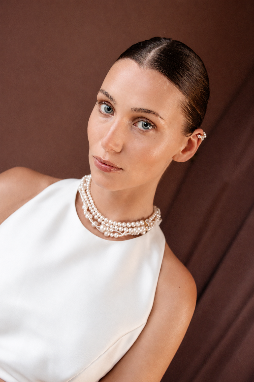 Modern pearl necklace