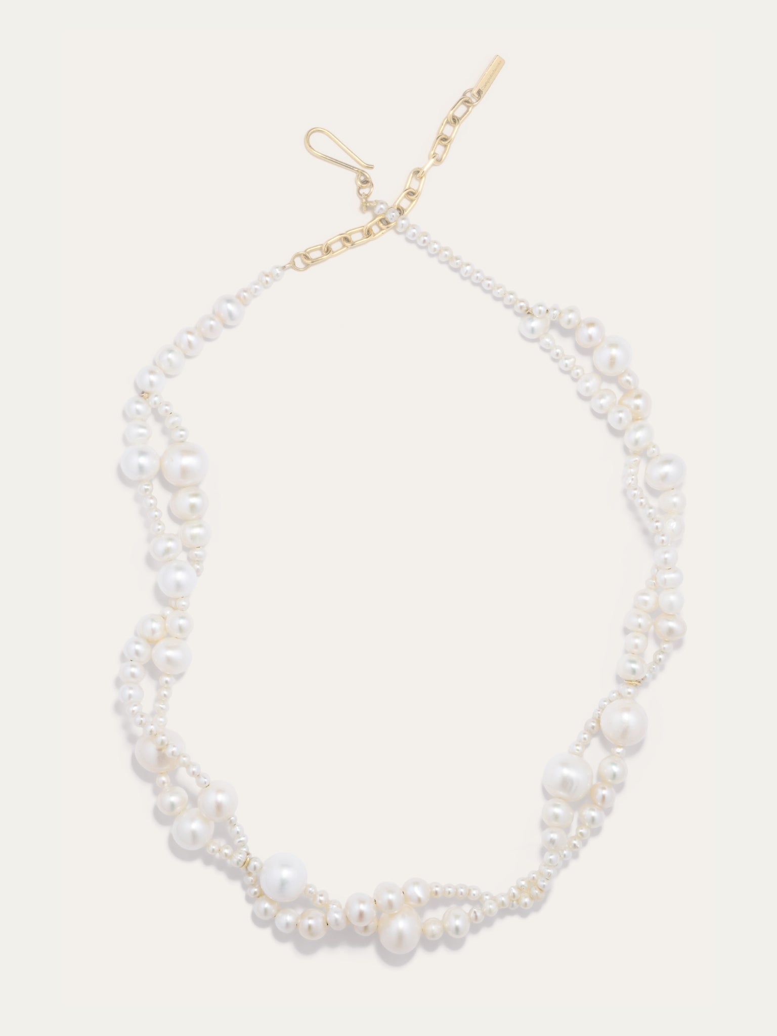 Modern pearl necklace
