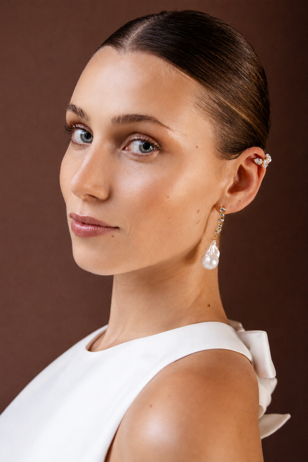 Chasing shadows - ear cuff