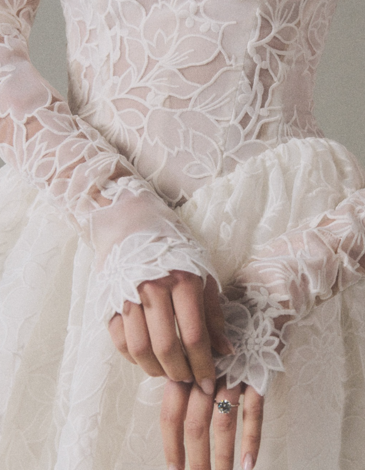 Poeza Lunaria trouwjurk bij Juliet Bridal