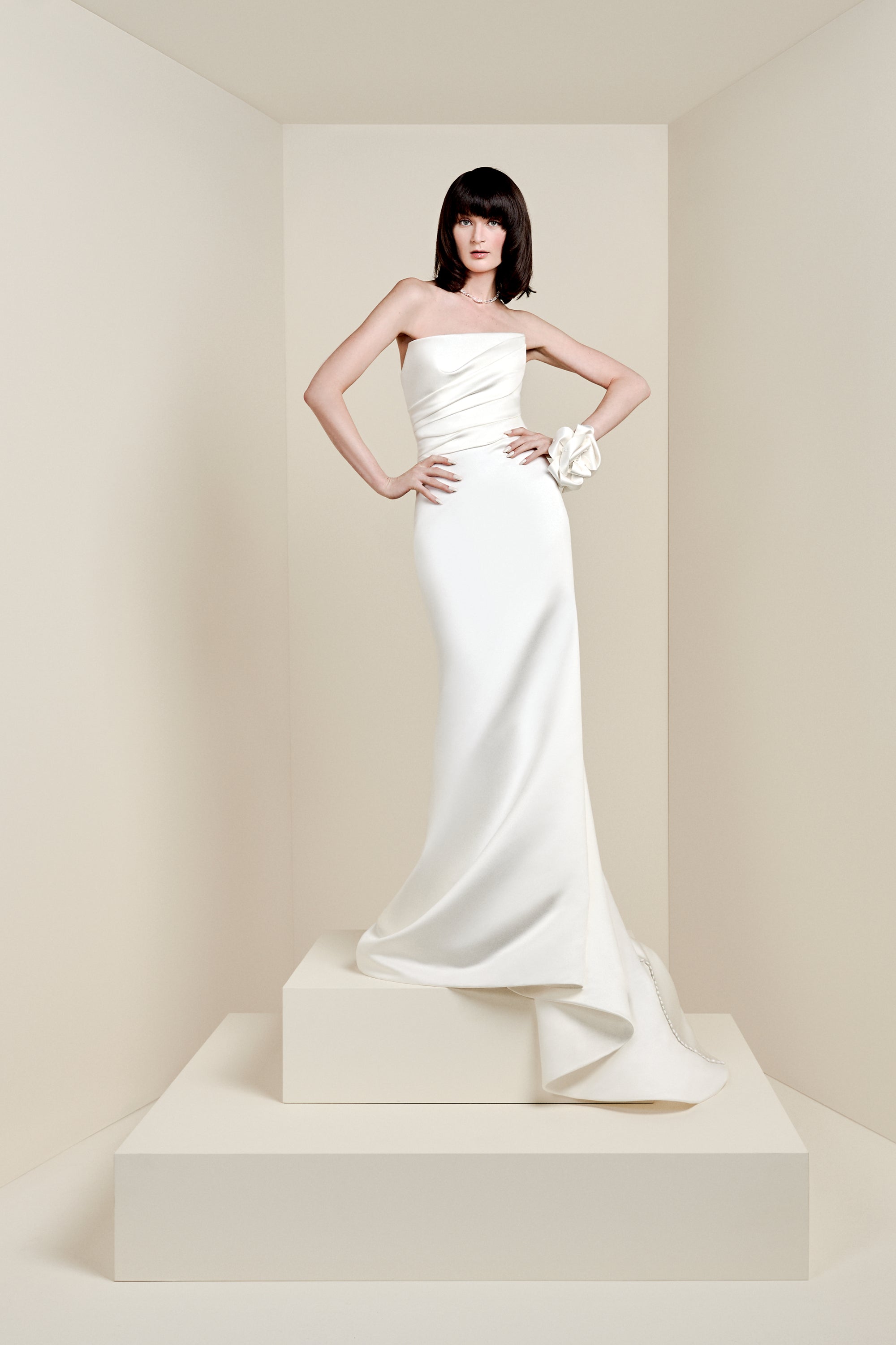 Viktor & Rolf Mariage VRM431 Satin Bow trouwjurk bij Juliet Bridal